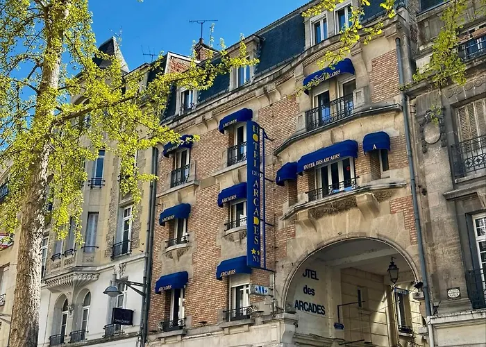 Hotel Des Arcades Reims